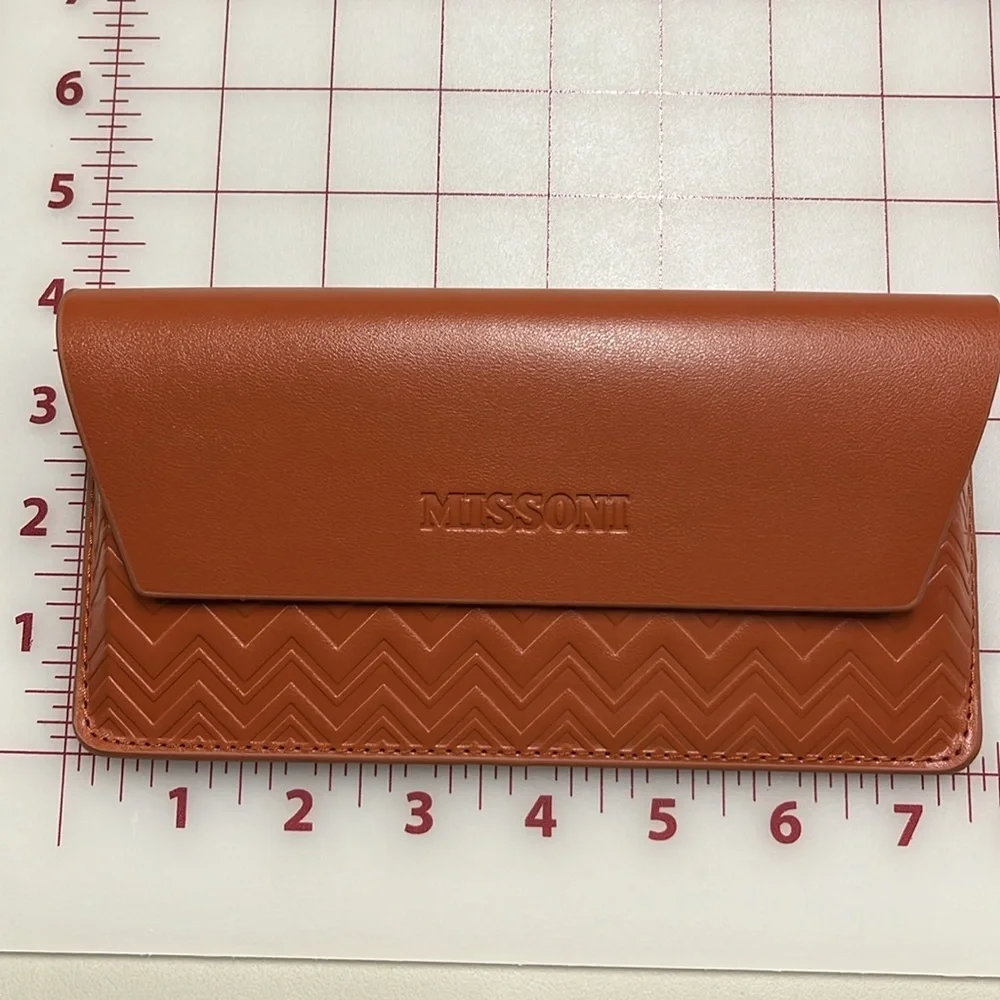 MISSONI NWT Chevron Embossed Flap Front Vegan Leather Eyeglass Case with Cloth